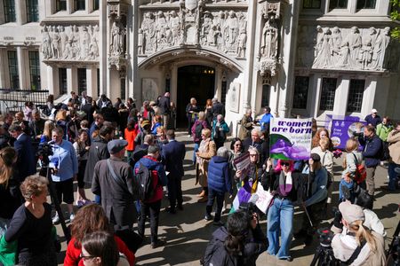 tagreuters.com2025binary_LYNXMPEL3F0JS-VIEWIMAGE