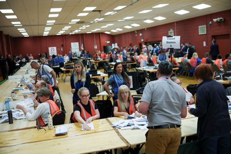 tagreuters.com2025binary_LYNXMPEL4100G-VIEWIMAGE