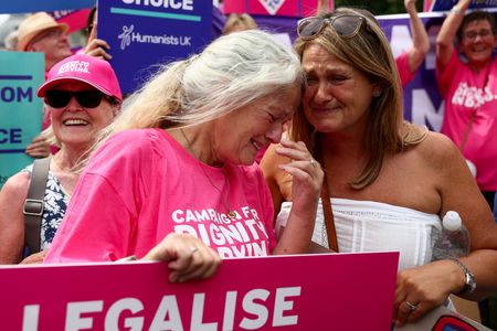 tagreuters.com2025binary_LYNXMPEL5J0W8-VIEWIMAGE