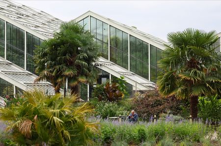 tagreuters.com2025binary_LYNXMPEL6N17X-VIEWIMAGE