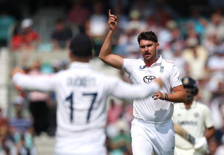 tagreuters.com2025binary_LYNXMPEL701YG-VIEWIMAGE