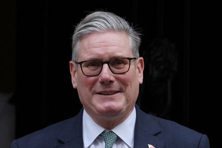 tagreuters.com2025binary_LYNXMPELAB0LL-VIEWIMAGE