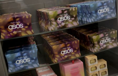 tagreuters.com2025binary_LYNXMPELAC0BO-VIEWIMAGE