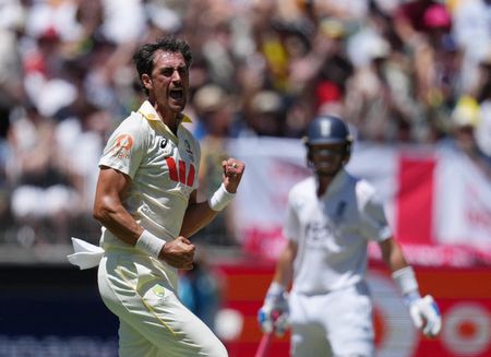 tagreuters.com2025binary_LYNXMPELAK05S-VIEWIMAGE