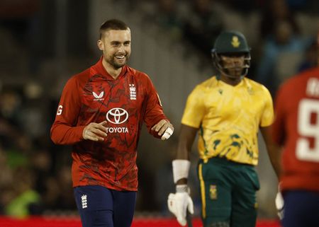 tagreuters.com2025binary_LYNXMPELB109A-VIEWIMAGE