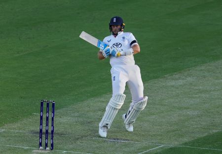 tagreuters.com2025binary_LYNXMPELB30J0-VIEWIMAGE