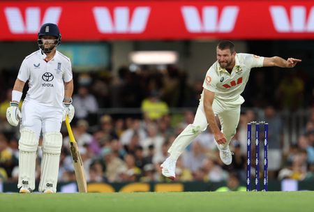 tagreuters.com2025binary_LYNXMPELB505E-VIEWIMAGE