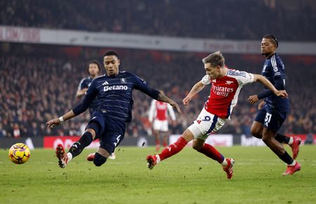 tagreuters.com2025binary_LYNXNPEL0H0AW-VIEWIMAGE