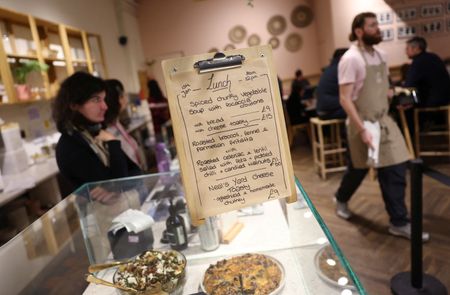 tagreuters.com2025binary_LYNXNPEL0L066-VIEWIMAGE