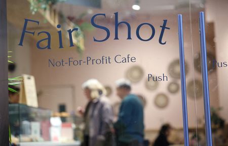 tagreuters.com2025binary_LYNXNPEL0L069-VIEWIMAGE