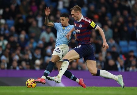 tagreuters.com2025binary_LYNXNPEL1E096-VIEWIMAGE