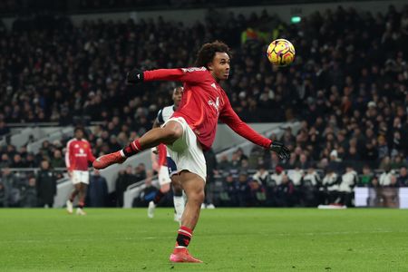 tagreuters.com2025binary_LYNXNPEL1F07X-VIEWIMAGE