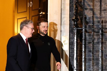 tagreuters.com2025binary_LYNXNPEL2015W-VIEWIMAGE