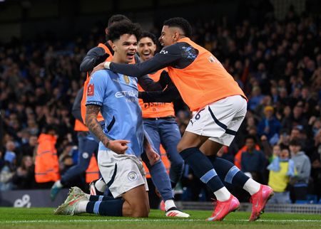 tagreuters.com2025binary_LYNXNPEL2016O-VIEWIMAGE