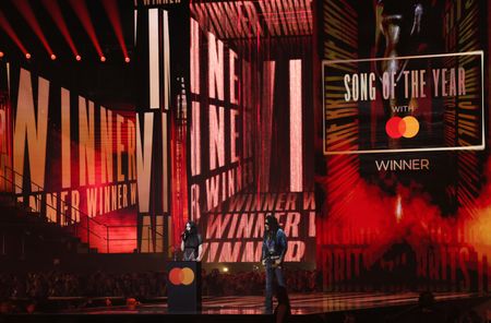 tagreuters.com2025binary_LYNXNPEL2017B-VIEWIMAGE