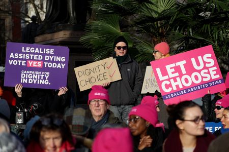 tagreuters.com2025binary_LYNXNPEL2P0K4-VIEWIMAGE