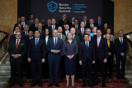 tagreuters.com2025binary_LYNXNPEL2U0HY-VIEWIMAGE