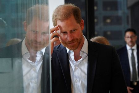 tagreuters.com2025binary_LYNXNPEL320SX-VIEWIMAGE