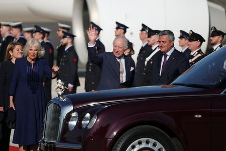 tagreuters.com2025binary_LYNXNPEL360R2-VIEWIMAGE