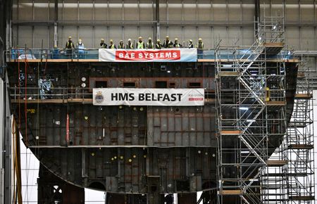 tagreuters.com2025binary_LYNXNPEL510EY-VIEWIMAGE