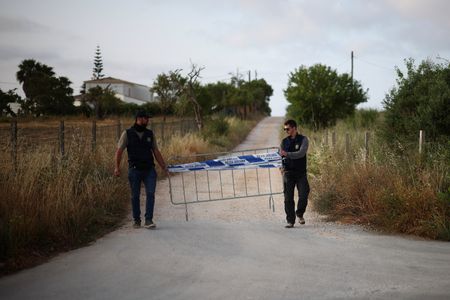 tagreuters.com2025binary_LYNXNPEL54110-VIEWIMAGE