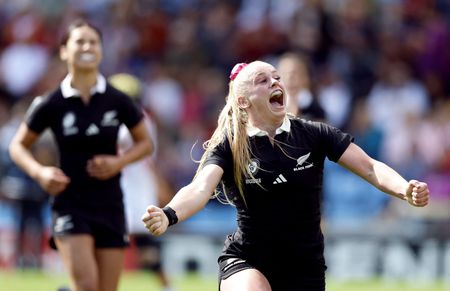 tagreuters.com2025binary_LYNXNPEL870BX-VIEWIMAGE