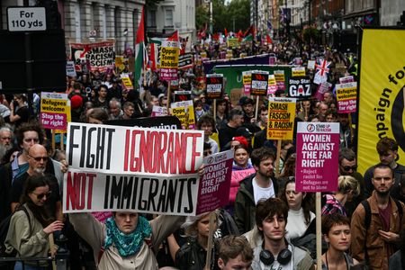 tagreuters.com2025binary_LYNXNPEL8C04V-VIEWIMAGE