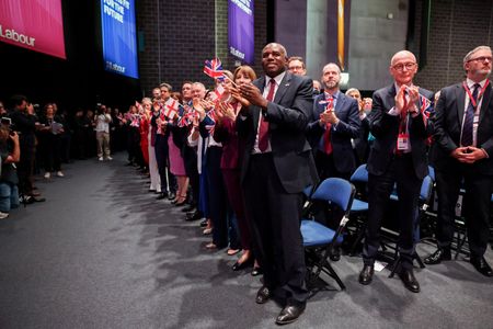 tagreuters.com2025binary_LYNXNPEL8T0Q9-VIEWIMAGE