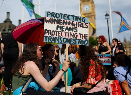 tagreuters.com2025binary_LYNXNPEL9105W-VIEWIMAGE