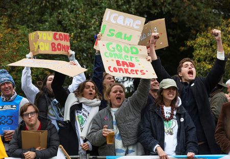 tagreuters.com2025binary_LYNXNPEL9B097-VIEWIMAGE