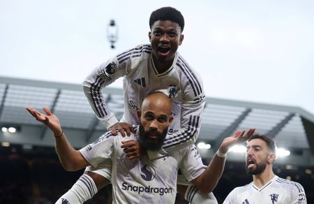 tagreuters.com2025binary_LYNXNPEL9I090-VIEWIMAGE