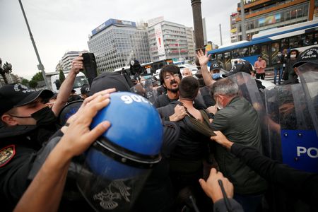 tagreuters.com2022binary_LYNXMPEI4U0UU-VIEWIMAGE