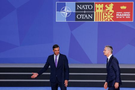 tagreuters.com2022binary_LYNXMPEI5R0VD-VIEWIMAGE