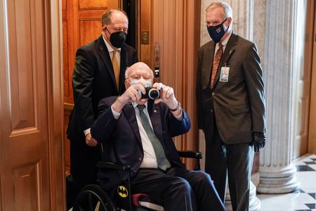 tagreuters.com2022binary_LYNXMPEI760BR-VIEWIMAGE