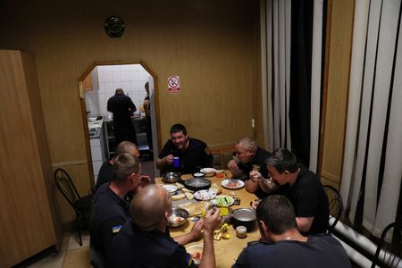 tagreuters.com2022binary_LYNXMPEI7U0BK-VIEWIMAGE