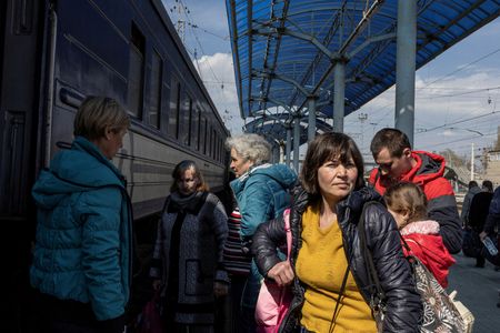 tagreuters.com2022binary_LYNXNPEI470BG-VIEWIMAGE