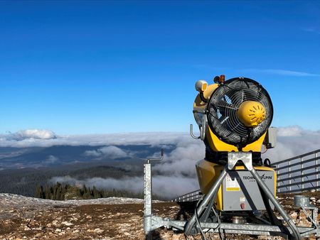 tagreuters.com2023binary_LYNXMPEJ030FJ-VIEWIMAGE