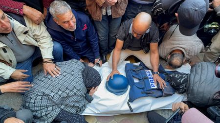 tagreuters.com2023binary_LYNXMPEJBK0Q7-VIEWIMAGE