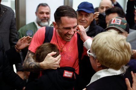 tagreuters.com2024binary_LYNXMPEK010BS-VIEWIMAGE