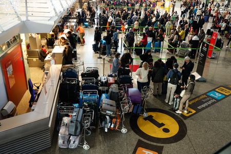 tagreuters.com2024binary_LYNXMPEK040AK-VIEWIMAGE