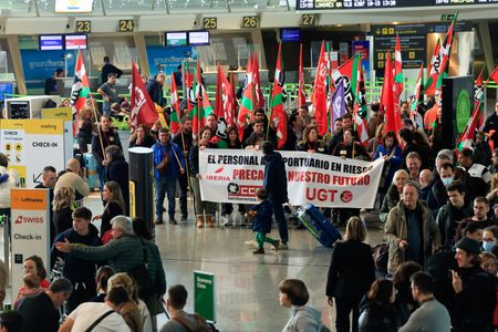 tagreuters.com2024binary_LYNXMPEK040AM-VIEWIMAGE