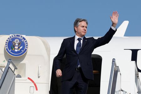 tagreuters.com2024binary_LYNXMPEK070D9-VIEWIMAGE