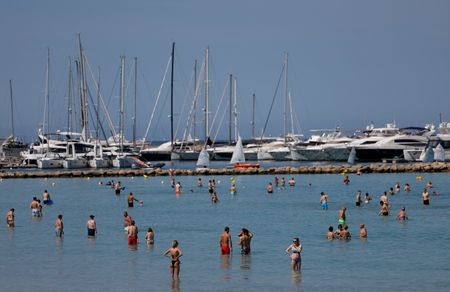 tagreuters.com2024binary_LYNXMPEK4O091-VIEWIMAGE