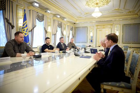 tagreuters.com2024binary_LYNXMPEK7B0JY-VIEWIMAGE