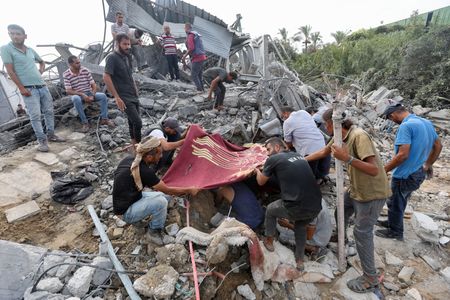 tagreuters.com2024binary_LYNXMPEK7G02V-VIEWIMAGE