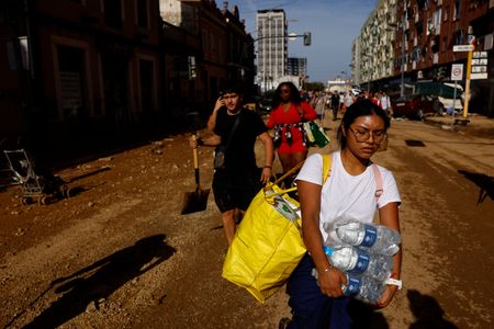 tagreuters.com2024binary_LYNXMPEK9U0QY-VIEWIMAGE