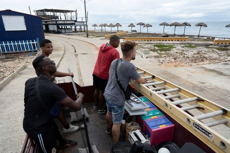 tagreuters.com2024binary_LYNXMPEKA40XO-VIEWIMAGE