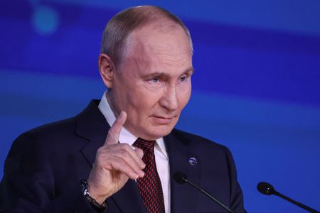 tagreuters.com2024binary_LYNXMPEKA60T5-VIEWIMAGE