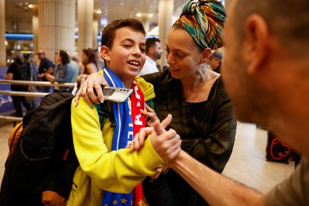 tagreuters.com2024binary_LYNXMPEKA808C-VIEWIMAGE