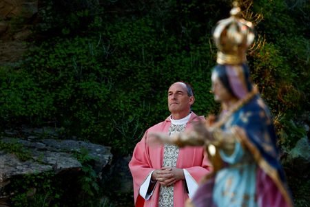 tagreuters.com2024binary_LYNXMPEKBE05M-VIEWIMAGE